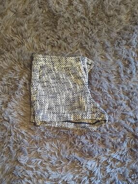 Black and White Knit Scarf